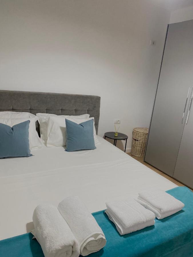 Jolie Center Apartment Tirana Esterno foto